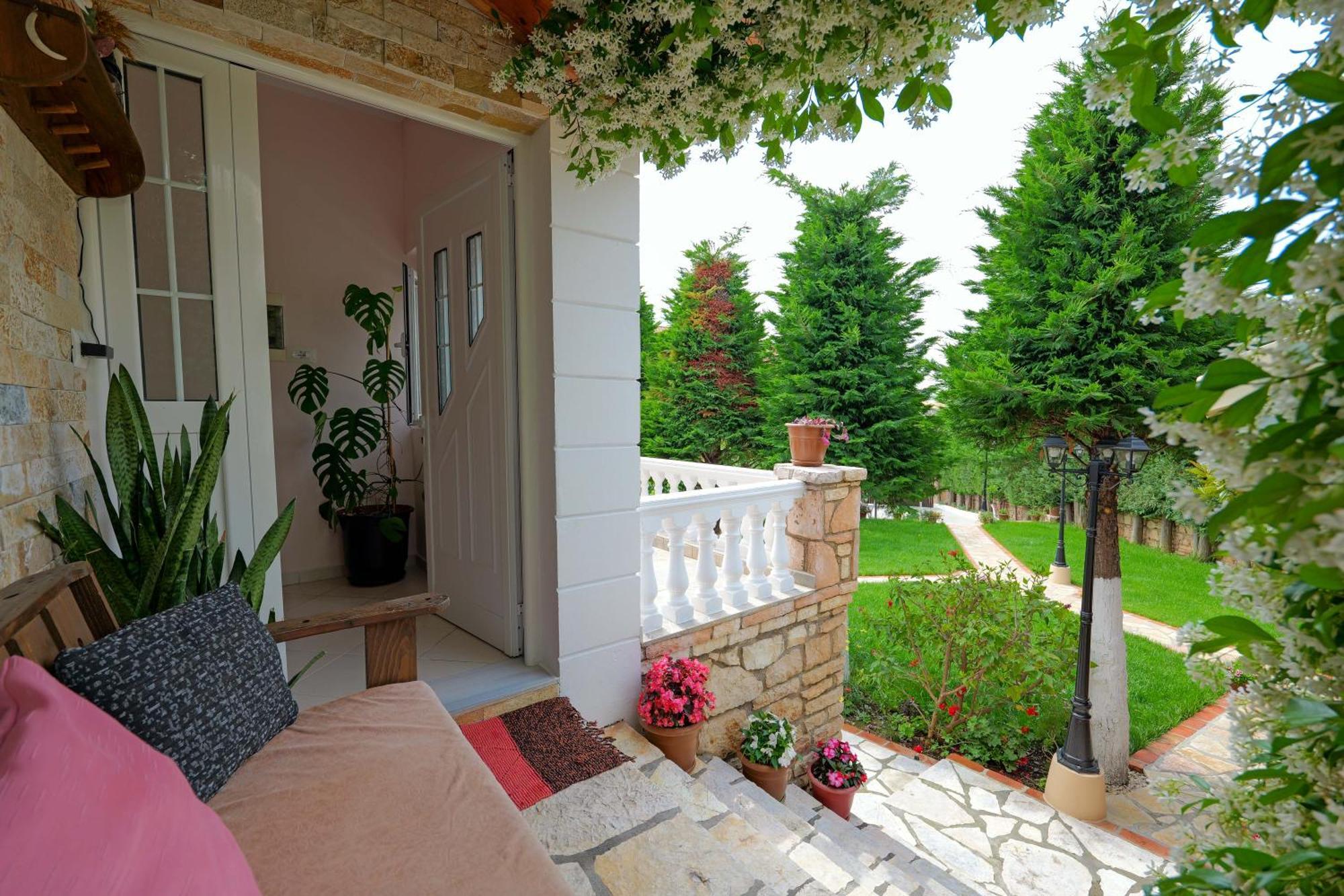 M Cako Villa Ksamil